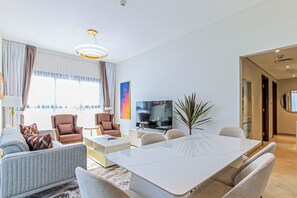 Appartement, balkon, uitzicht op park | Dineren in de kamer
