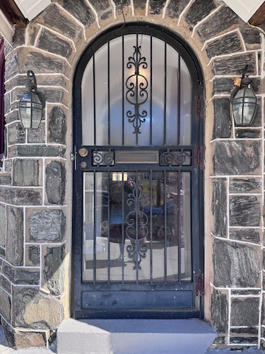  Upper Darby 4-bedroom home near Philly. Perfect for families.