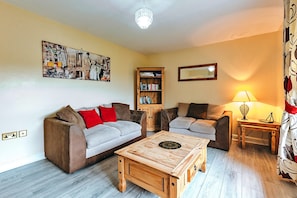 Cottage | Living room - Idyllic Cottage Escape With Garden, No Deposit (Shrewsbury)