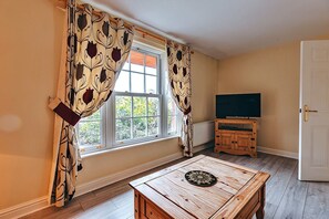 Cottage | Living room - Idyllic Cottage Escape With Garden, No Deposit (Shrewsbury)