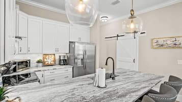 House | 4 bedrooms, Internet