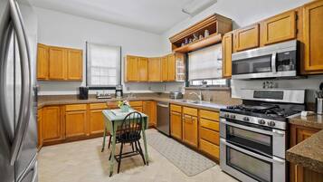 House | 5 bedrooms, Internet