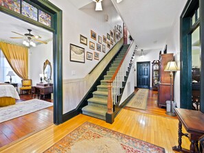 House | 5 bedrooms, Internet - Downtown Historic Victorian Steps to Clay Theatre (Green Cove Springs)