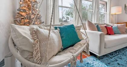 Pink House in Prime Location Dogs Ok Walk to DT