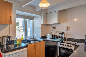 Cottage | Private kitchen - Cottage in Cornwall Near Bodmin Moor (Liskeard)