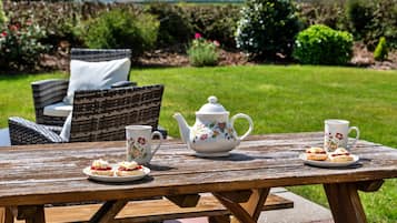 Cottage | Garden