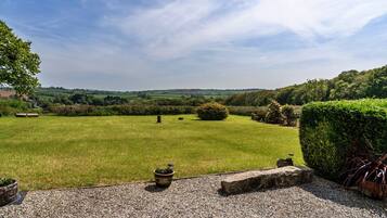 Cottage | Garden