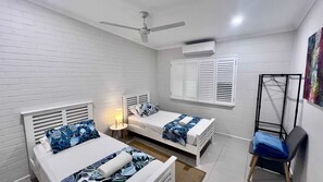 3 bedrooms, iron/ironing board, bed sheets