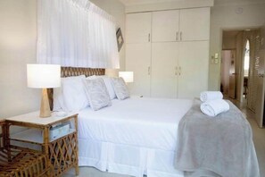 2 bedrooms, iron/ironing board, bed sheets