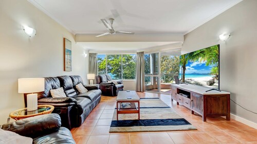 Ulysses 10 Ocean Dunk Island Views