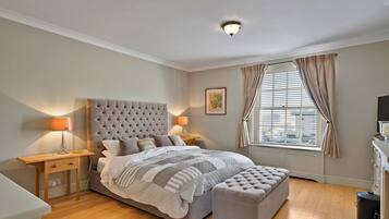 Rumah | 4 kamar tidur dan setrika/meja setrika