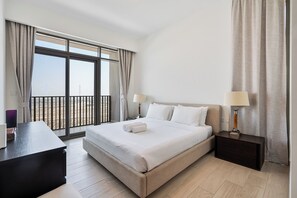 3 bedrooms, in-room safe, iron/ironing board, WiFi