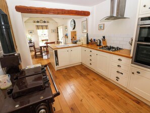 Oppvaskmaskin og kjøkkenutstyr