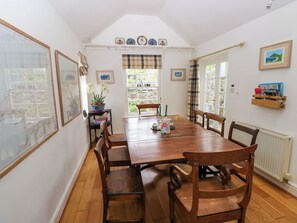 Dining - Ty Clyd (Newport)