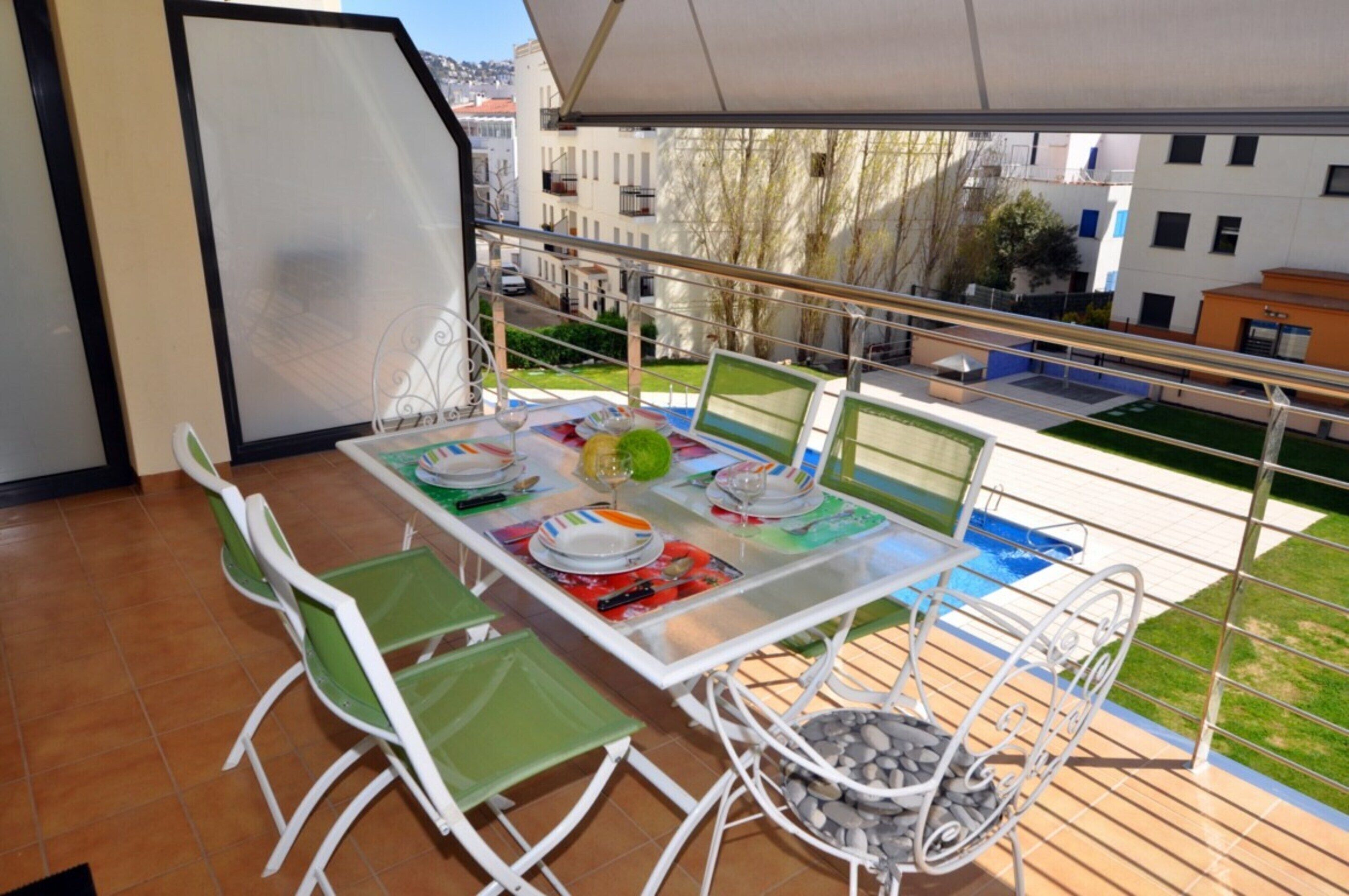 Apartment | Outdoor dining