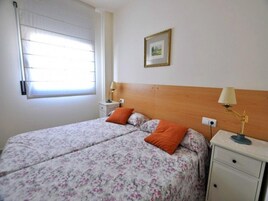 Apartamento | 2 dormitorios, mobiliario individual, tabla de planchar con plancha