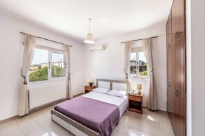 3 bedrooms, WiFi, bed sheets - Villa Mandarine Latchi (Latchi)