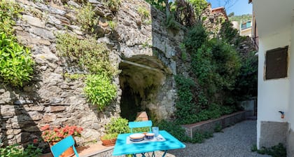 Vernazza Apartments