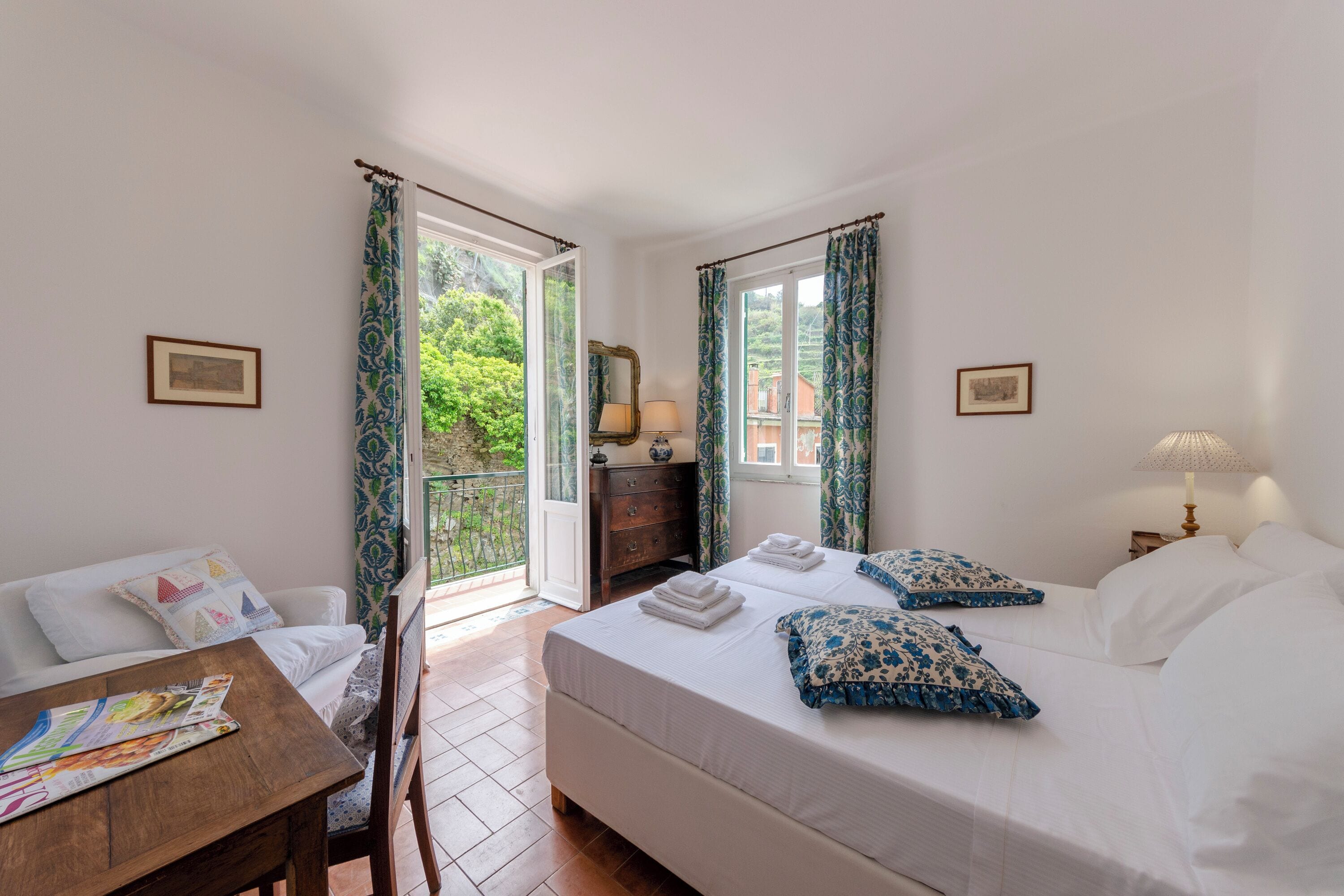 Standard Apartment, Multiple Bedrooms (Balcony Apartment B Vernazza) | 2 bedrooms, free WiFi, bed sheets