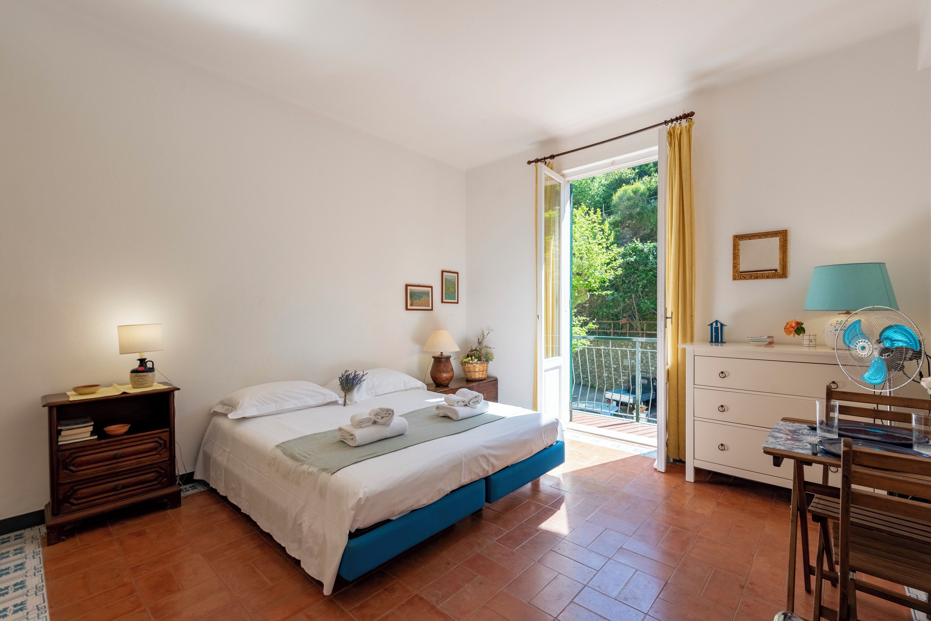 Standard Apartment, Multiple Bedrooms (Balcony Apartment A Vernazza) | 2 bedrooms, free WiFi, bed sheets