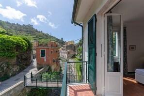 Standard Apartment, Multiple Bedrooms (Balcony Apartment B Vernazza) | Property grounds - Vernazza Apartments (Vernazza)