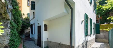 Appartement Familial, plusieurs chambres (Yard Apartment Vernazza) | Restauration extérieure