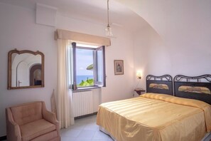 Appartement Confort, cuisine, vue mer | Rideaux occultants, fer et planche à repasser, Wi-Fi gratuit