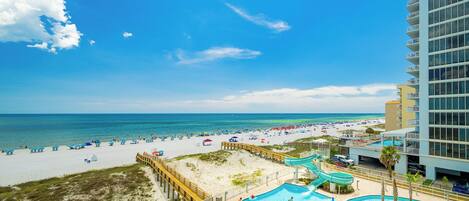 Una piscina cubierta