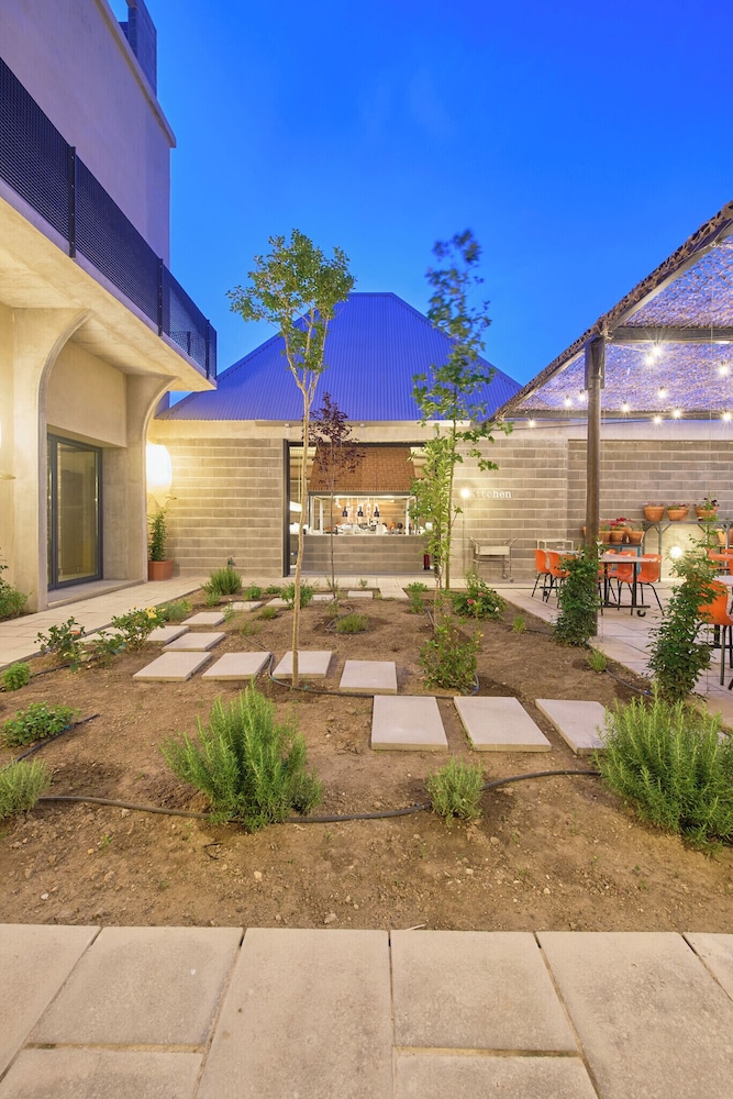 MOAGEM - Industrial Lodge by null