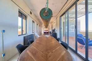 Penthouse Supérieur, balcon, vue montagne | 1 chambre, minibar, coffres-forts dans les chambres