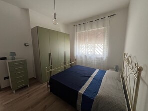 2 chambres, fer et planche à repasser, Wi-Fi gratuit, draps fournis