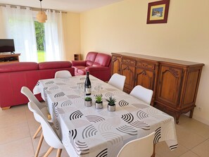 Dining - Holiday Home in Hanvec for 5 (Hanvec)