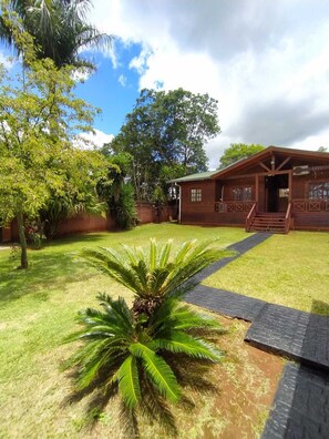 Terrace/patio - Cabañas Los Horneros  (Puerto Iguazú)