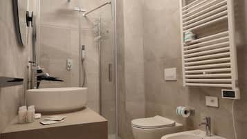 Deluxe Room, Balcony | Bathroom | Free toiletries, hair dryer, towels, soap