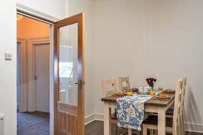 Apartment | Dining