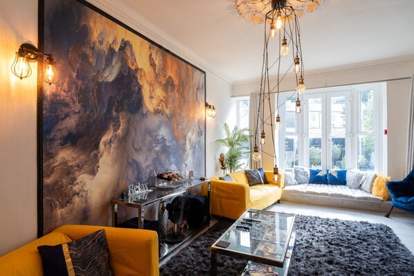 Apartment | Living area - Victorian Maisonette in Torquay by Harbour (Torquay)