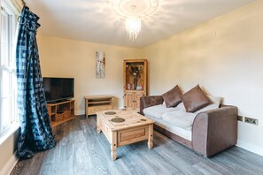 Cottage | Living room - Cottage in Dorrington Near Netley Hall (Shrewsbury)