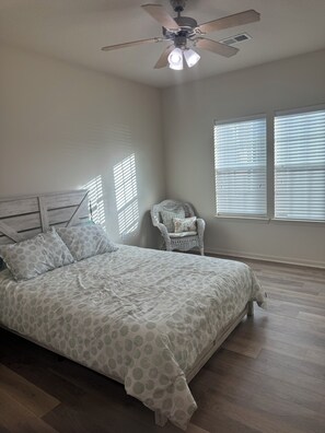 2 bedrooms, WiFi, bed sheets - Charming 2-bedroom condo in superb Santa Rosa Beach with AC, WiFi (Santa Rosa Beach)