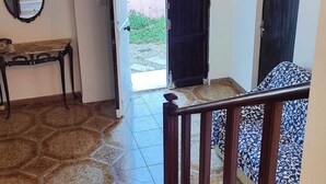 Vila, 6 quartos, para fumantes, varanda | Parte interna
