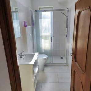 Villa, 6 Bedrooms, Smoking, Patio | Bathroom