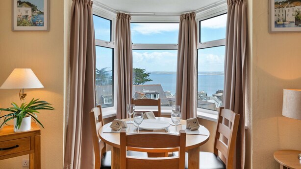 Dining - Cozy St Ives Apartment Retreat, No Deposit (St Ives)