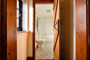 Cottage | Bathroom