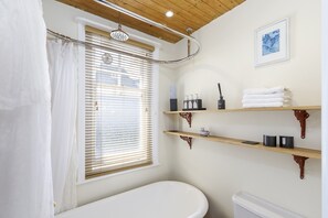 Bathroom - Apartment in Brighton Near the Beach (Brighton)