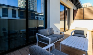 Apartamento, balcón, vistas a la ciudad | Balcón