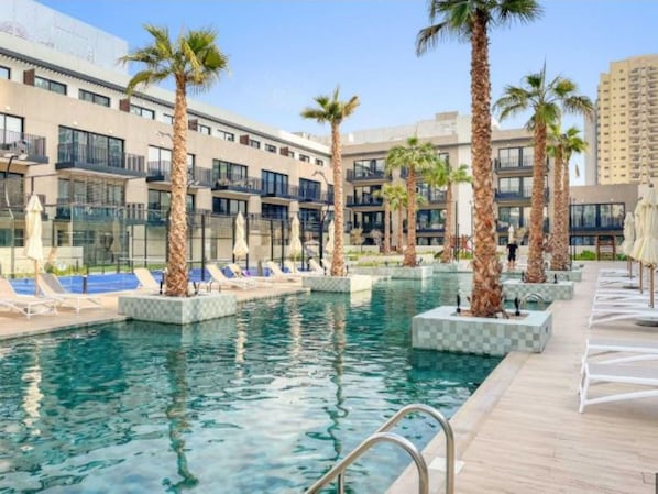 2 piscinas al aire libre