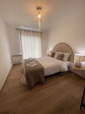 2 sovrum och sängkläder