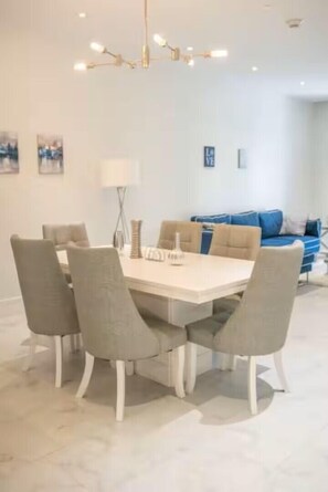 Dining room - One Cable Beach (Nassau)