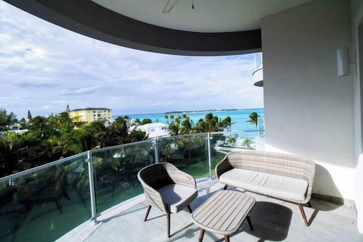Apartamento superluxo, 2 quartos, cozinha, vista parcial para o oceano | Terraço/pátio