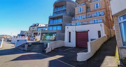 6 Wildersmouth Court Apartments