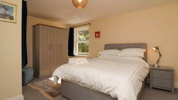 2 bedrooms, individually decorated, individually furnished, free WiFi